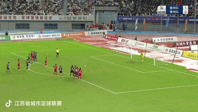 凭借前国脚黄紫昌一粒点球，常州队1：1踢平泰州队